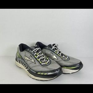 Brooks Dyad 8